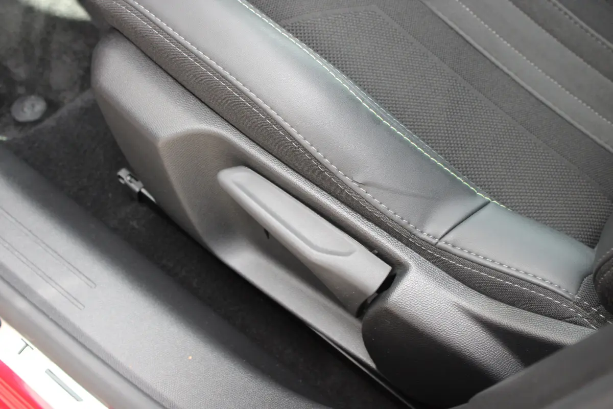 EV GT Pack 50 kWh | Fase 3 laden | SOH 100% | Navigatie | Camera | Stoelverwarming | Black Diamond | Alcantara |