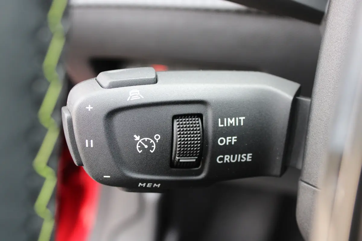 EV GT Pack 50 kWh | Fase 3 laden | SOH 100% | Navigatie | Camera | Stoelverwarming | Black Diamond | Alcantara |