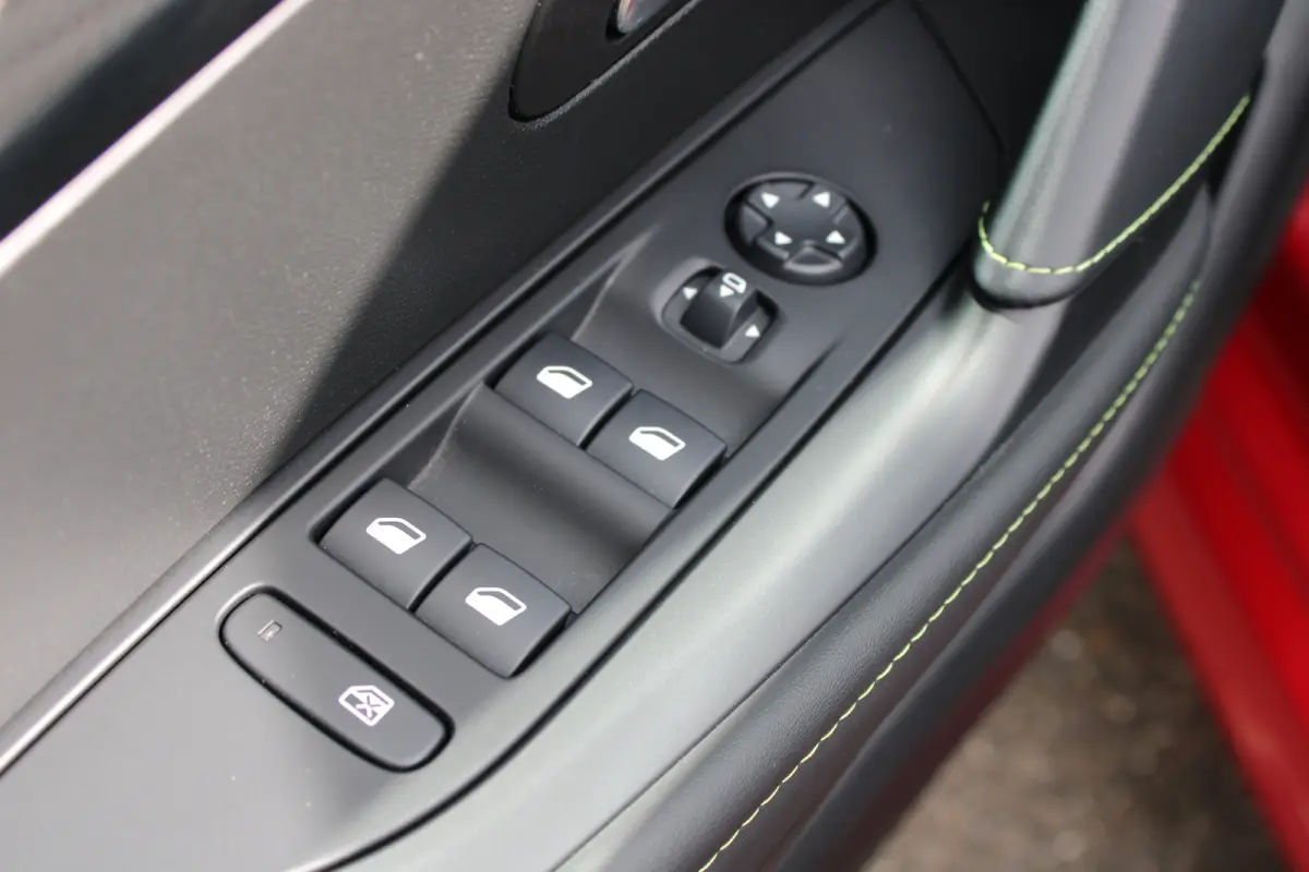 EV GT Pack 50 kWh | Fase 3 laden | SOH 100% | Navigatie | Camera | Stoelverwarming | Black Diamond | Alcantara |