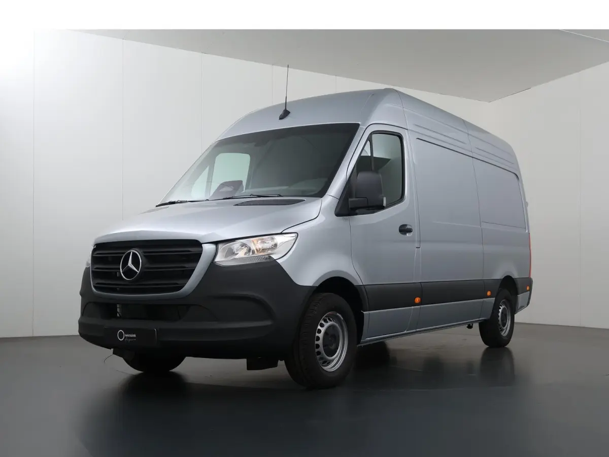 317 CDI L2 H2 RWD PRO | Smartphone integratie pakket | 10.25" MBUX Systeem | Achteruitrijcamera | 3500 KG Trekgewicht |