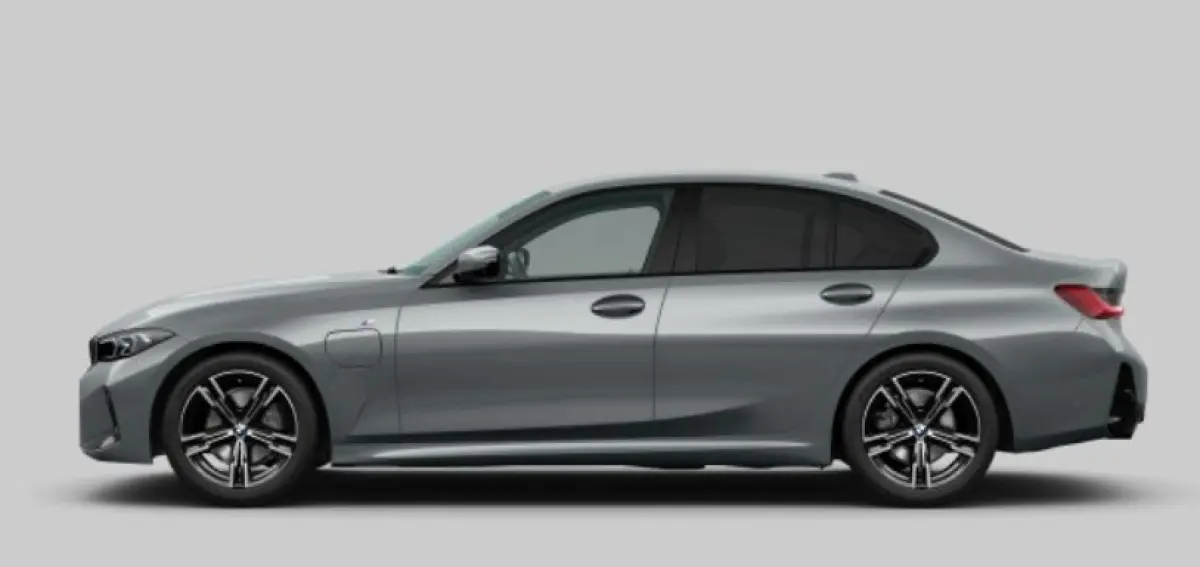 330e xDrive M Sport - Active Cruise Control - Elektrisch verstelbare/verwarmde stoelen - Comfort Access - Sportstoelen - Parking Assistant Plus - BMW Live Cockpit Professional - Getinte ruit