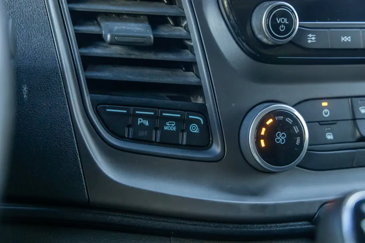 300 2.0 TDCI L2H1 Trend | Trekhaak | Camera | Parkeersensoren | Airco | Apple Carplay/Android Auto | Airco | Apple Carplay/Android Auto|telefoonintegratie premium | Cruise control