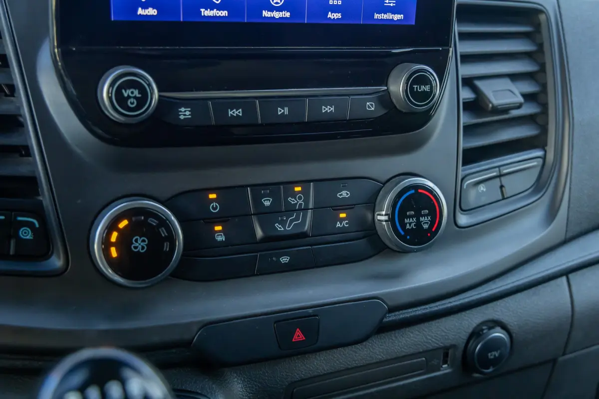 300 2.0 TDCI L2H1 Trend | Trekhaak | Camera | Parkeersensoren | Airco | Apple Carplay/Android Auto | Airco | Apple Carplay/Android Auto|telefoonintegratie premium | Cruise control