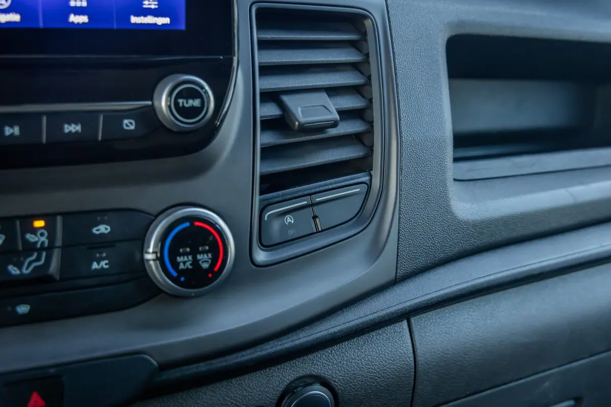 300 2.0 TDCI L2H1 Trend | Trekhaak | Camera | Parkeersensoren | Airco | Apple Carplay/Android Auto | Airco | Apple Carplay/Android Auto|telefoonintegratie premium | Cruise control