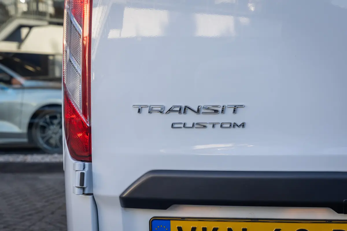 300 2.0 TDCI L2H1 Trend | Trekhaak | Camera | Parkeersensoren | Airco | Apple Carplay/Android Auto | Airco | Apple Carplay/Android Auto|telefoonintegratie premium | Cruise control