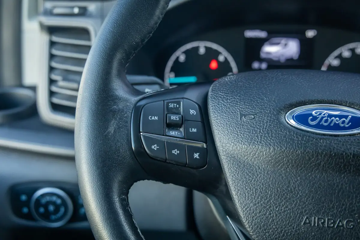 300 2.0 TDCI L2H1 Trend | Trekhaak | Camera | Parkeersensoren | Airco | Apple Carplay/Android Auto | Airco | Apple Carplay/Android Auto|telefoonintegratie premium | Cruise control