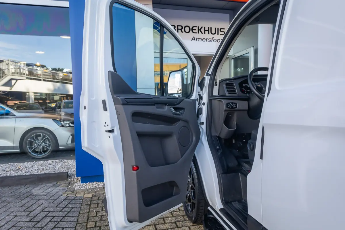 300 2.0 TDCI L2H1 Trend | Trekhaak | Camera | Parkeersensoren | Airco | Apple Carplay/Android Auto | Airco | Apple Carplay/Android Auto|telefoonintegratie premium | Cruise control