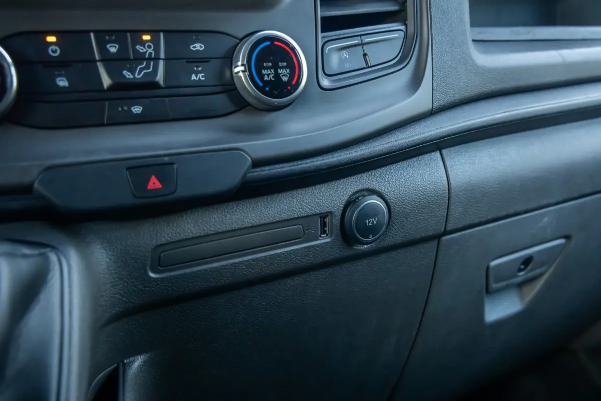 300 2.0 TDCI L2H1 Trend | Trekhaak | Camera | Parkeersensoren | Airco | Apple Carplay/Android Auto | Airco | Apple Carplay/Android Auto|telefoonintegratie premium | Cruise control