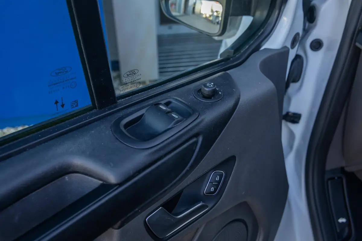 300 2.0 TDCI L2H1 Trend | Trekhaak | Camera | Parkeersensoren | Airco | Apple Carplay/Android Auto | Airco | Apple Carplay/Android Auto|telefoonintegratie premium | Cruise control