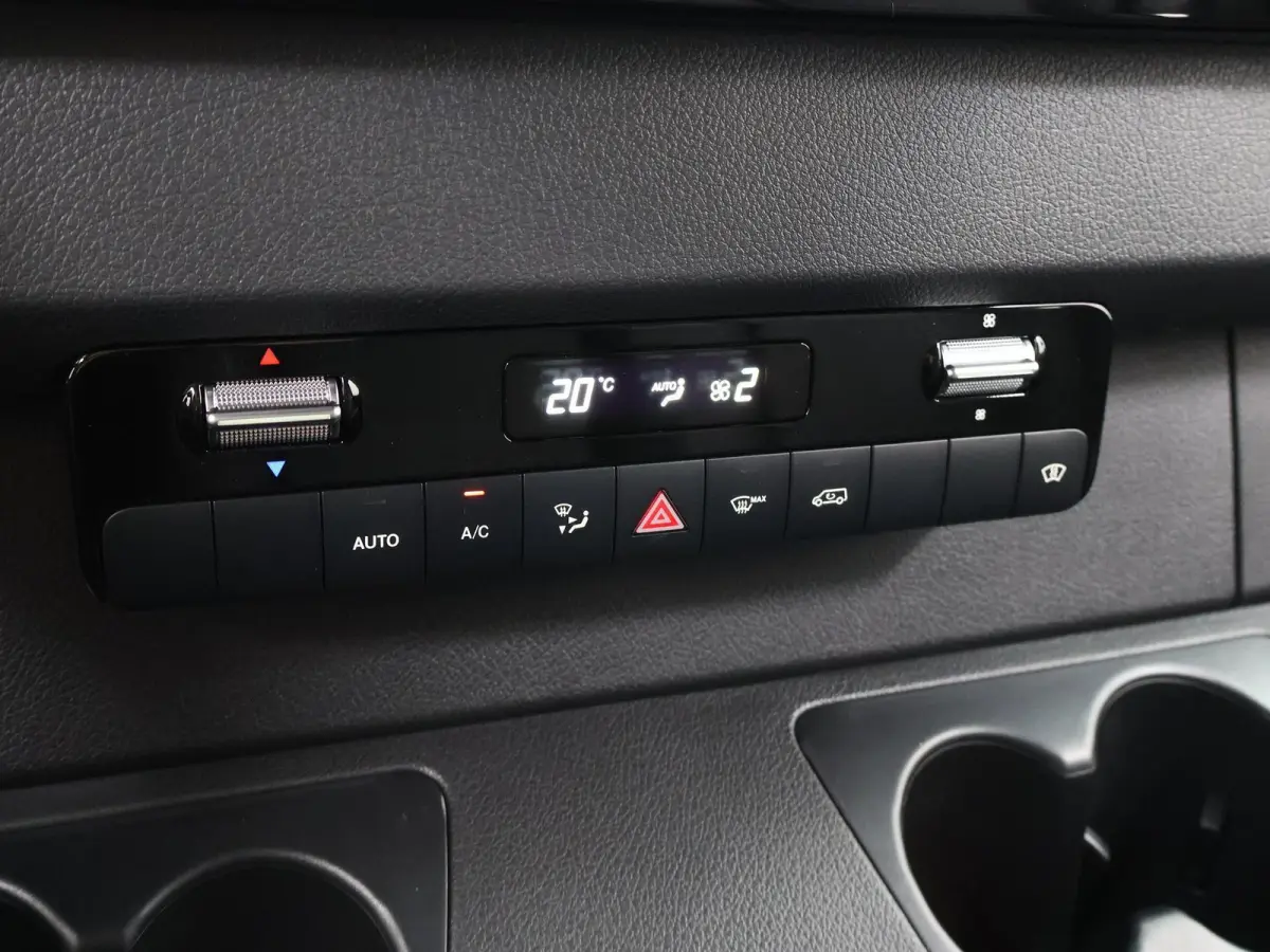 319 L2H2 RWD SELECT | BPM VRIJ | LED | DISTRONIC | WINTERPAKKET | NAVIGATIE
