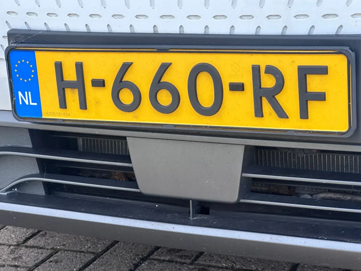 EV Premium 64 kWh WPOMP TREKHAAK SOH 99% 1 EIG DEALER OND HEAD-UP