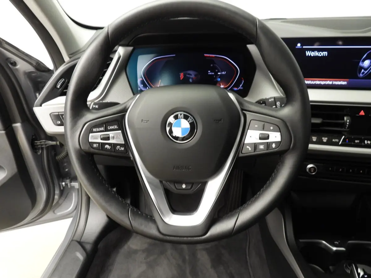 5-deurs 118i | LED | Navigatie | Active cruise | Stoelverwarming | DAB | Harman-kardon sound | Alu 16 inch