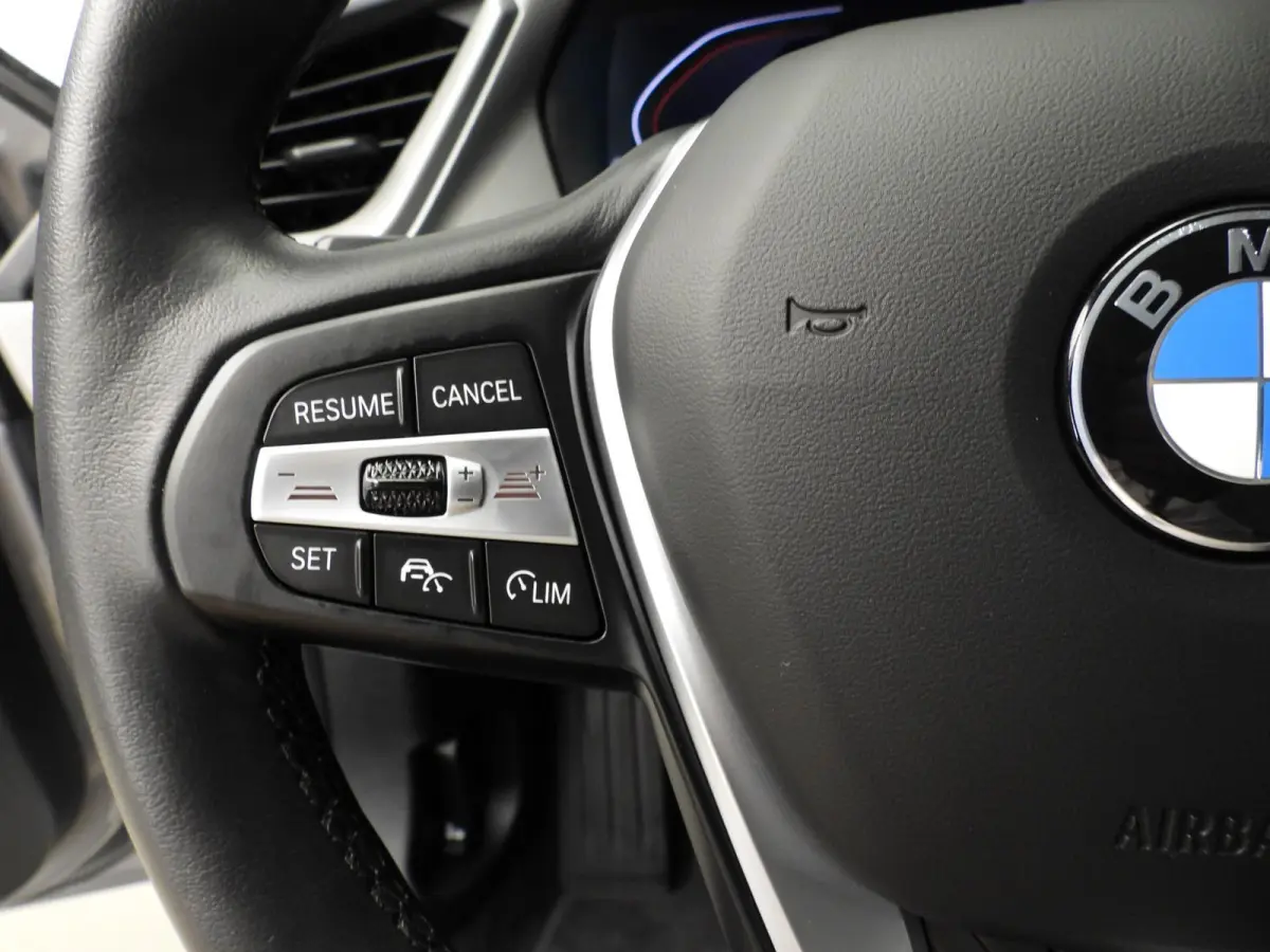5-deurs 118i | LED | Navigatie | Active cruise | Stoelverwarming | DAB | Harman-kardon sound | Alu 16 inch
