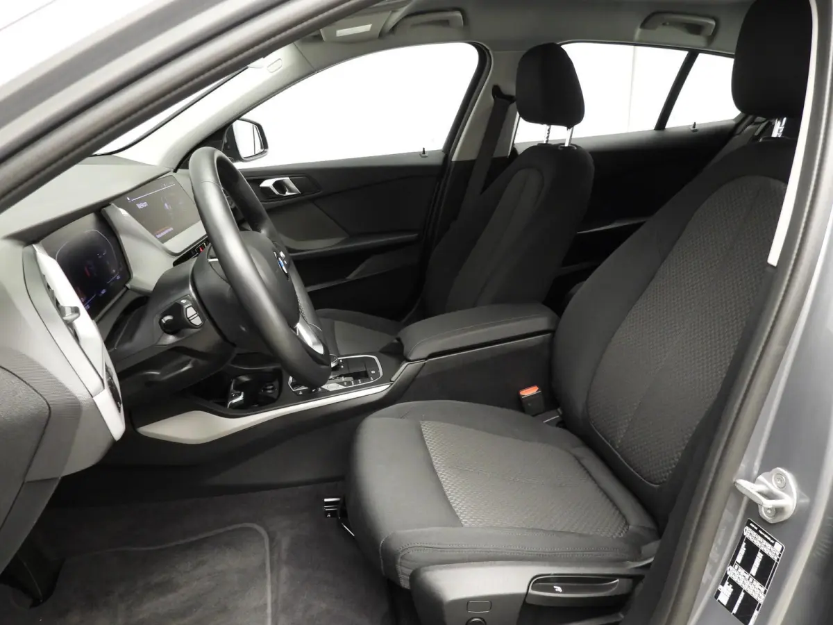 5-deurs 118i | LED | Navigatie | Active cruise | Stoelverwarming | DAB | Harman-kardon sound | Alu 16 inch