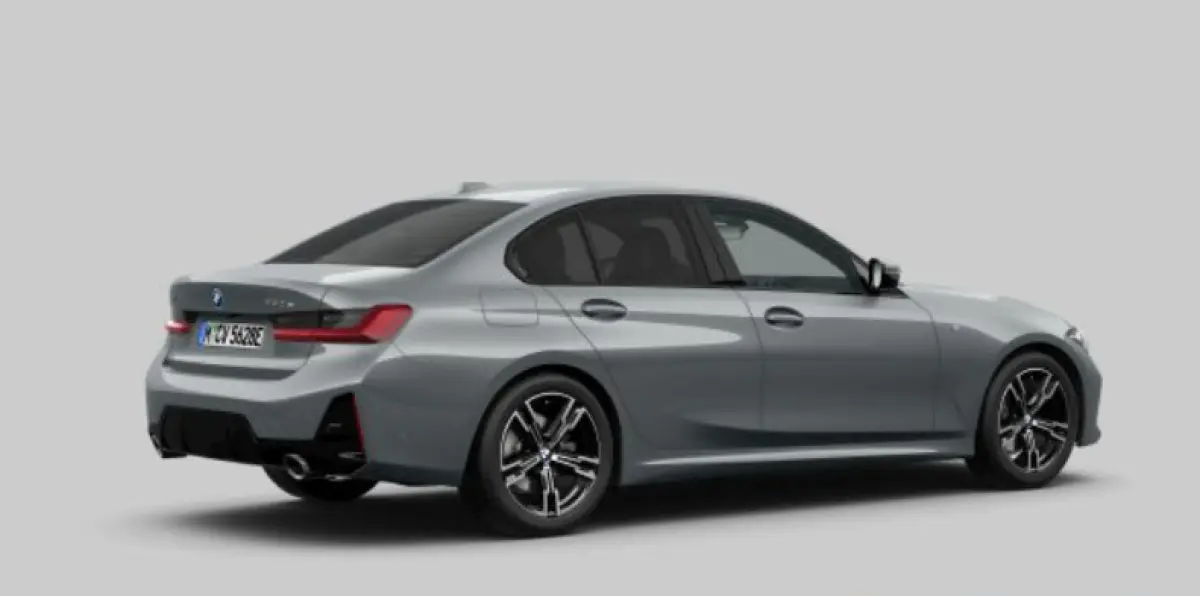 330e xDrive M Sport - Active Cruise Control - Elektrisch verstelbare/verwarmde stoelen - Comfort Access - Sportstoelen - Parking Assistant Plus - BMW Live Cockpit Professional - Getinte ruit