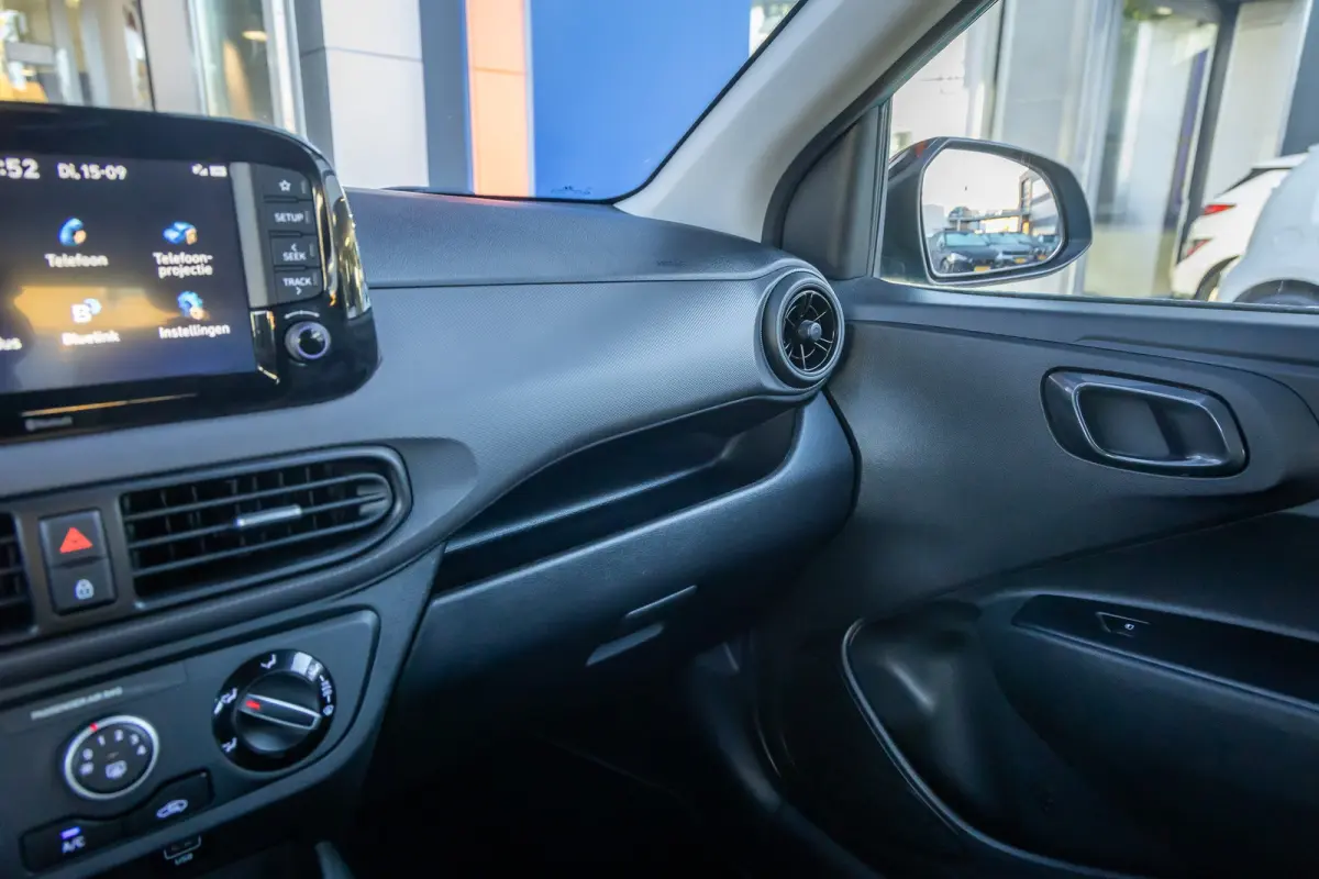 1.0 Comfort Smart 5-zits | Apple Carplay/Android Auto | Navigatiesysteem | Cruise control | Afwijkende dakkleur | Airco | Apple Carplay/Android Auto|telefoonintegratie premium