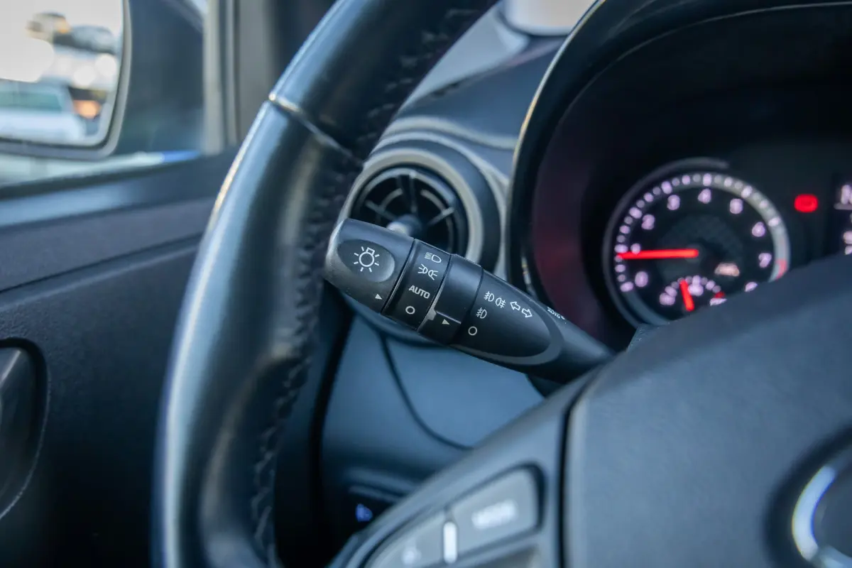 1.0 Comfort Smart 5-zits | Apple Carplay/Android Auto | Navigatiesysteem | Cruise control | Afwijkende dakkleur | Airco | Apple Carplay/Android Auto|telefoonintegratie premium