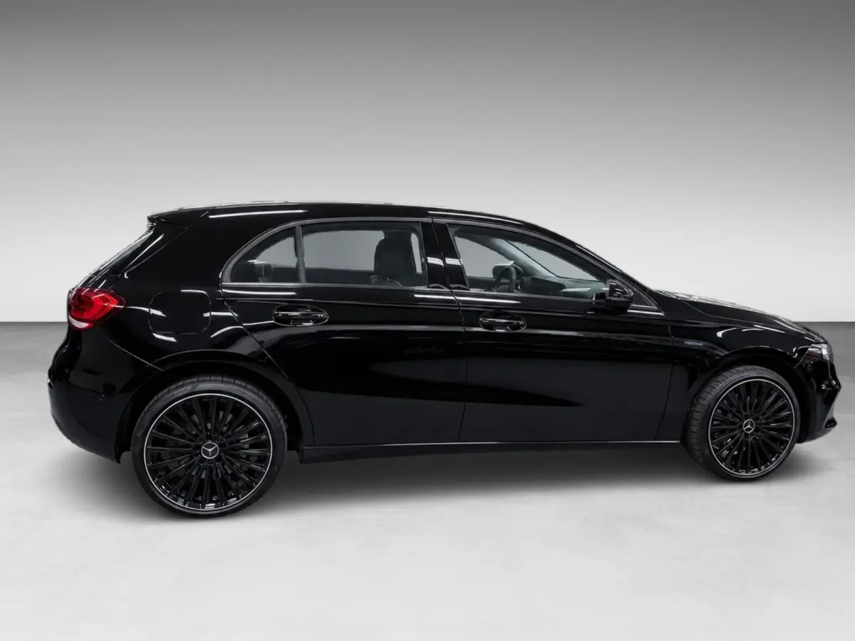 250 e 19''AMG WIDE SCREEN NAVI/V-COCKPIT/DAB/CARPLAY/LED/STOEL-M//