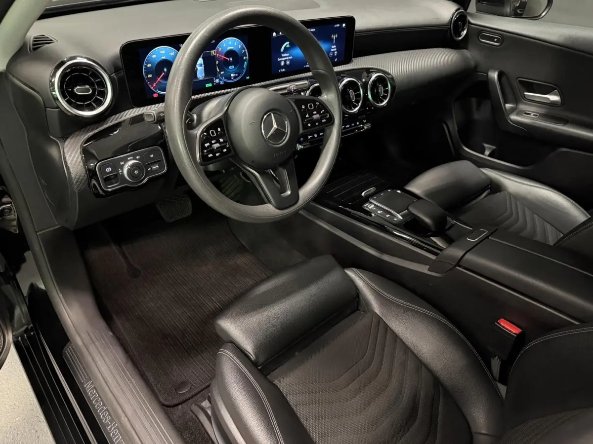 250 e 19''AMG WIDE SCREEN NAVI/V-COCKPIT/DAB/CARPLAY/LED/STOEL-M//
