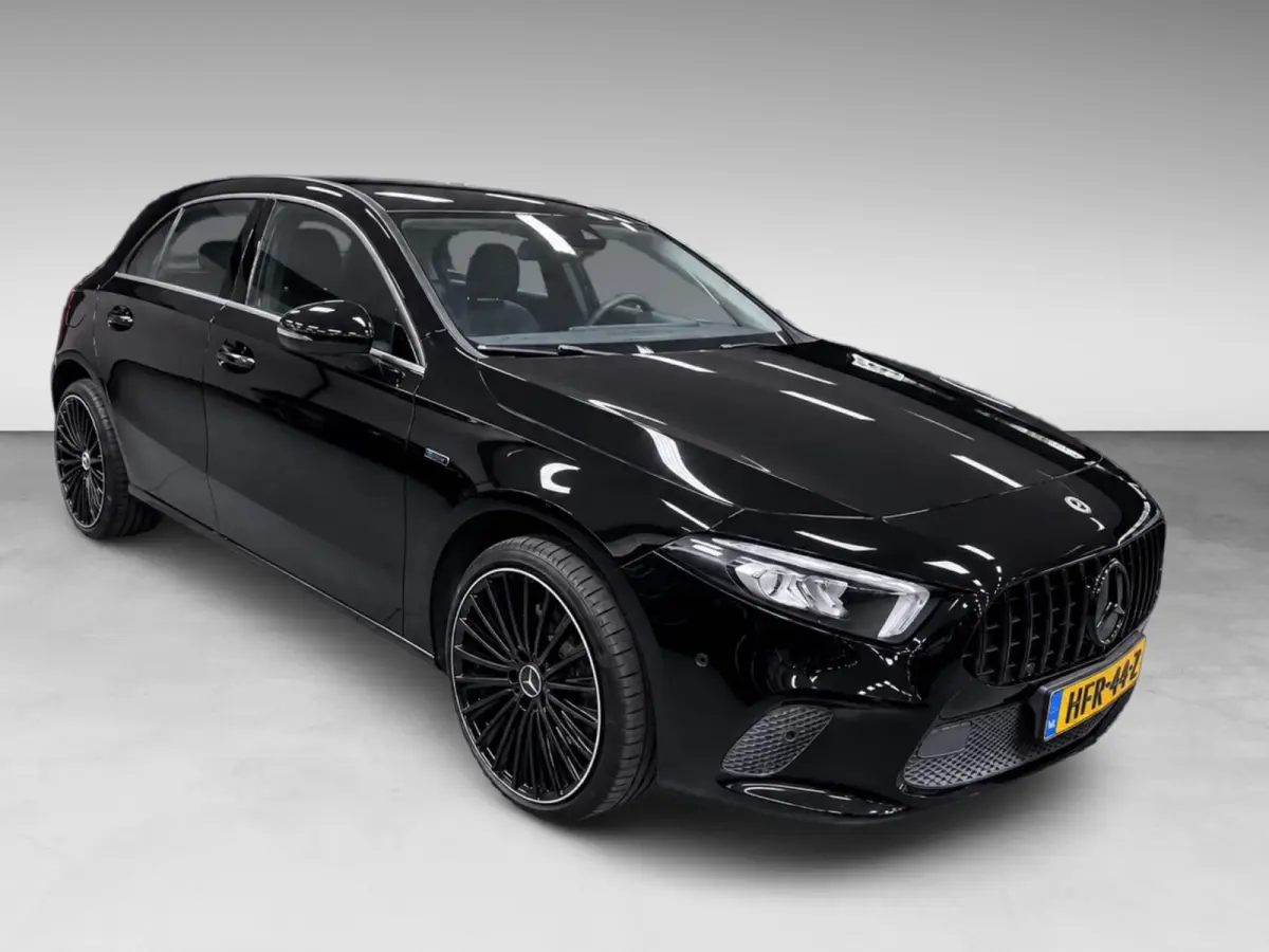 250 e 19''AMG WIDE SCREEN NAVI/V-COCKPIT/DAB/CARPLAY/LED/STOEL-M//