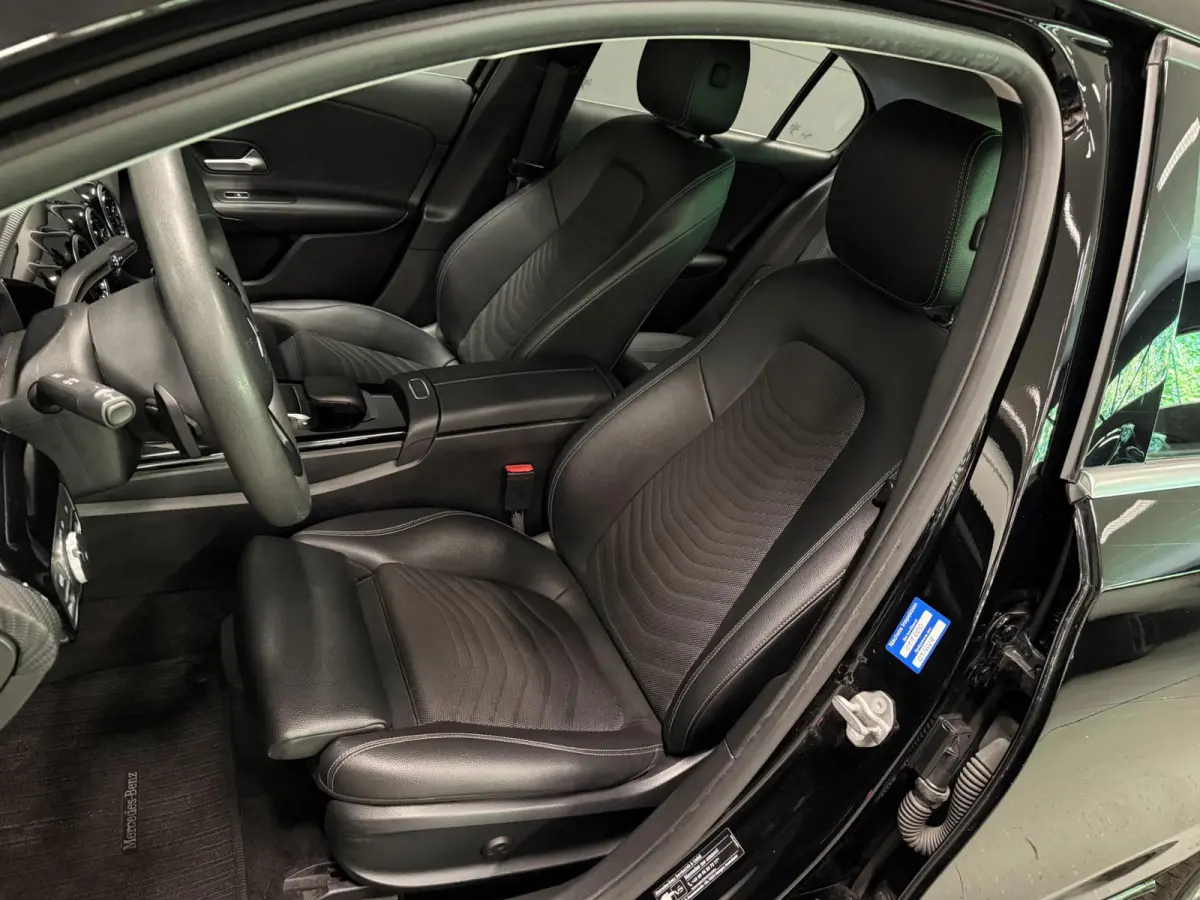 250 e 19''AMG WIDE SCREEN NAVI/V-COCKPIT/DAB/CARPLAY/LED/STOEL-M//