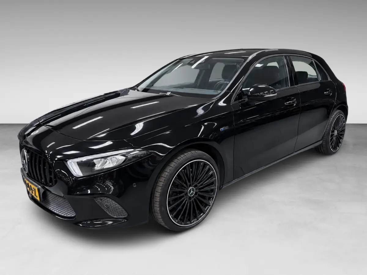 250 e 19''AMG WIDE SCREEN NAVI/V-COCKPIT/DAB/CARPLAY/LED/STOEL-M//