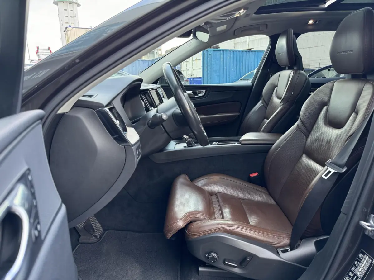 2.0 T5 AWD Inscription Panorama /Leder Dealer OH