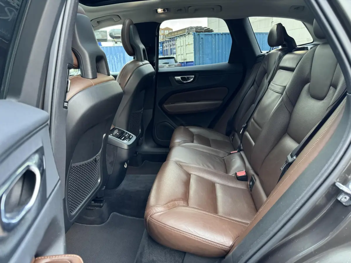 2.0 T5 AWD Inscription Panorama /Leder Dealer OH