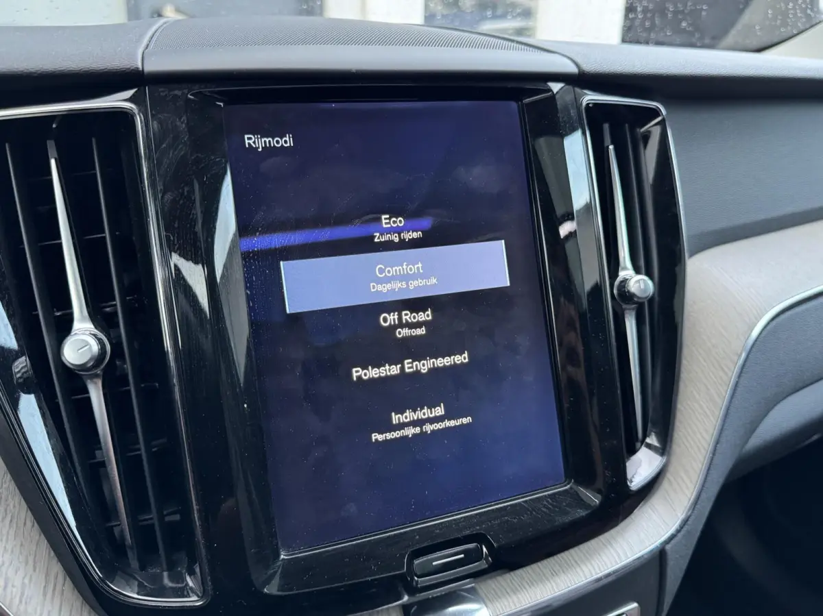 2.0 T5 AWD Inscription Panorama /Leder Dealer OH