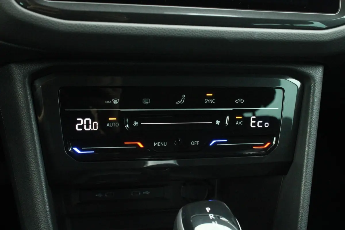 1.4 TSI 245pk eHybrid Life Business | Apple CarPlay en Android Auto | Elec . Achterklep | Camera Achter