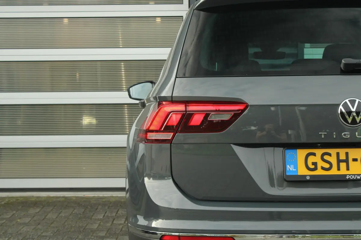 1.4 TSI 245pk eHybrid Life Business | Apple CarPlay en Android Auto | Elec . Achterklep | Camera Achter