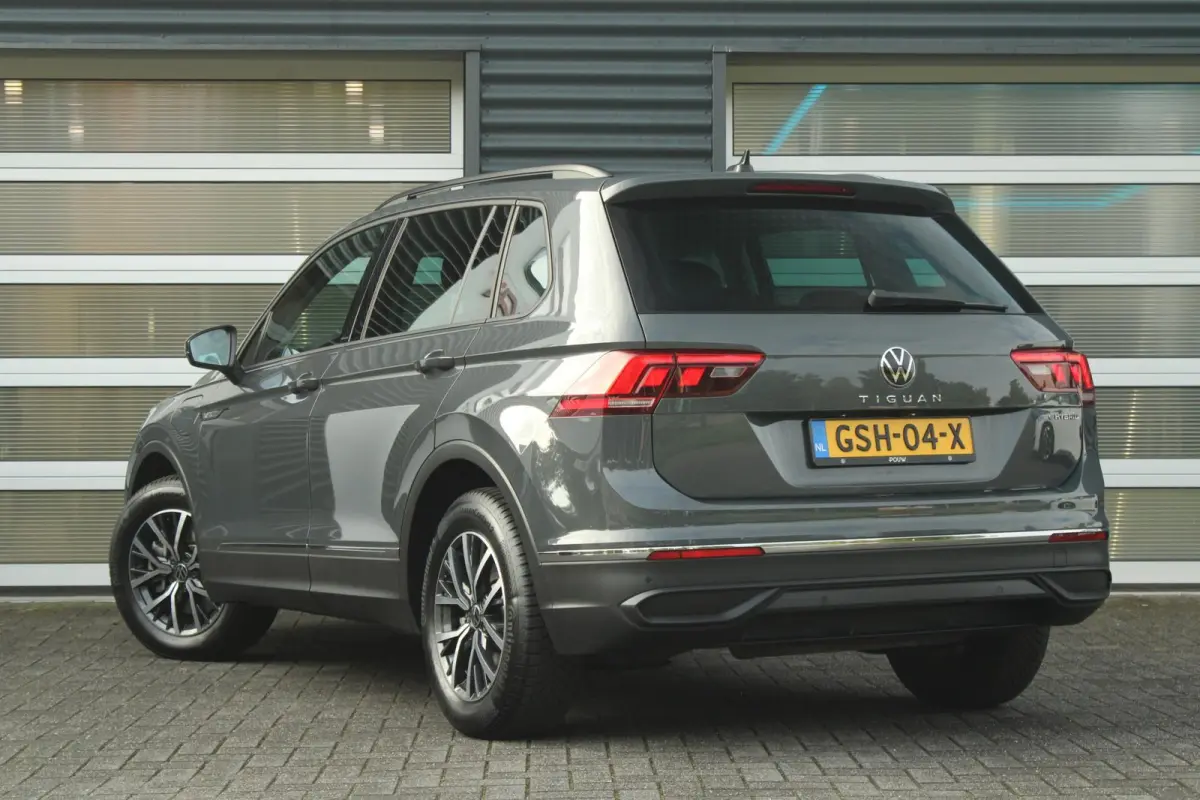 1.4 TSI 245pk eHybrid Life Business | Apple CarPlay en Android Auto | Elec . Achterklep | Camera Achter