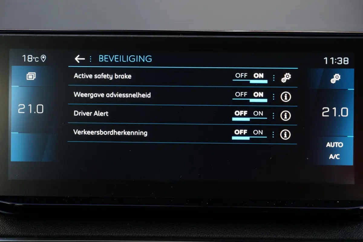 1.2 PureTech Blue Lease Active, NL, CarPlay, cam.