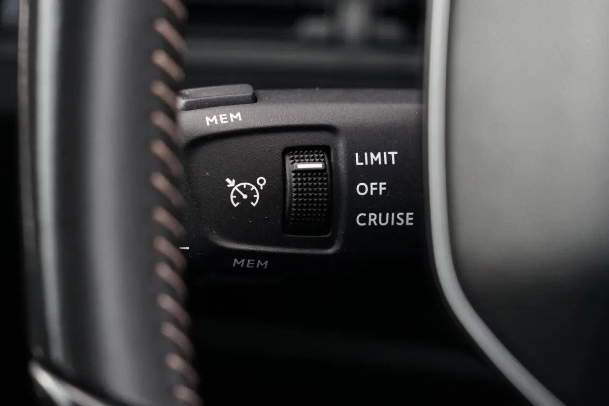 1.2 PureTech Blue Lease Active, NL, CarPlay, cam.