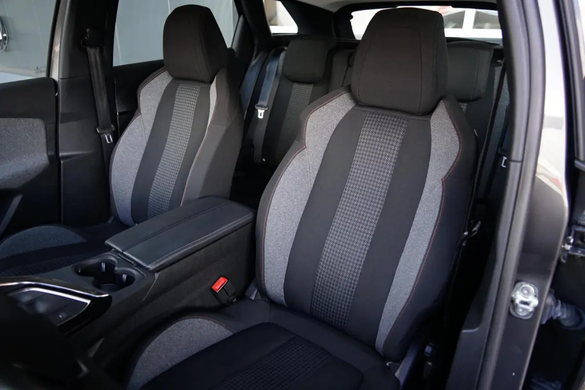 1.2 PureTech Blue Lease Active, NL, CarPlay, cam.