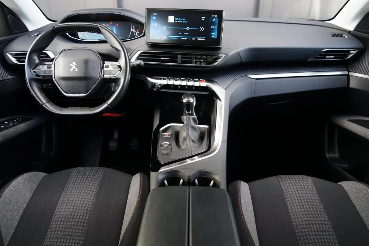 1.2 PureTech Blue Lease Active, NL, CarPlay, cam.