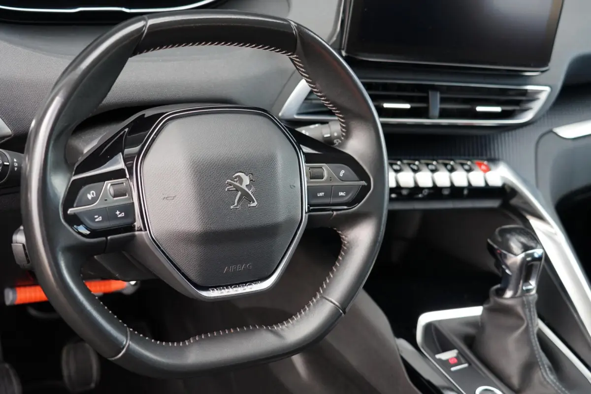 1.2 PureTech Blue Lease Active, NL, CarPlay, cam.