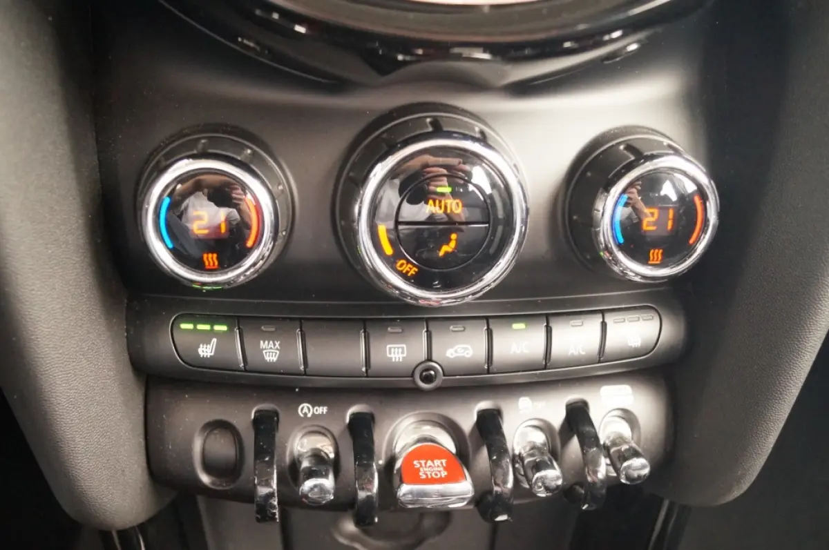 Cooper 1.5 136pk Automaat Cooper Business Edition -NAVI-ECC-