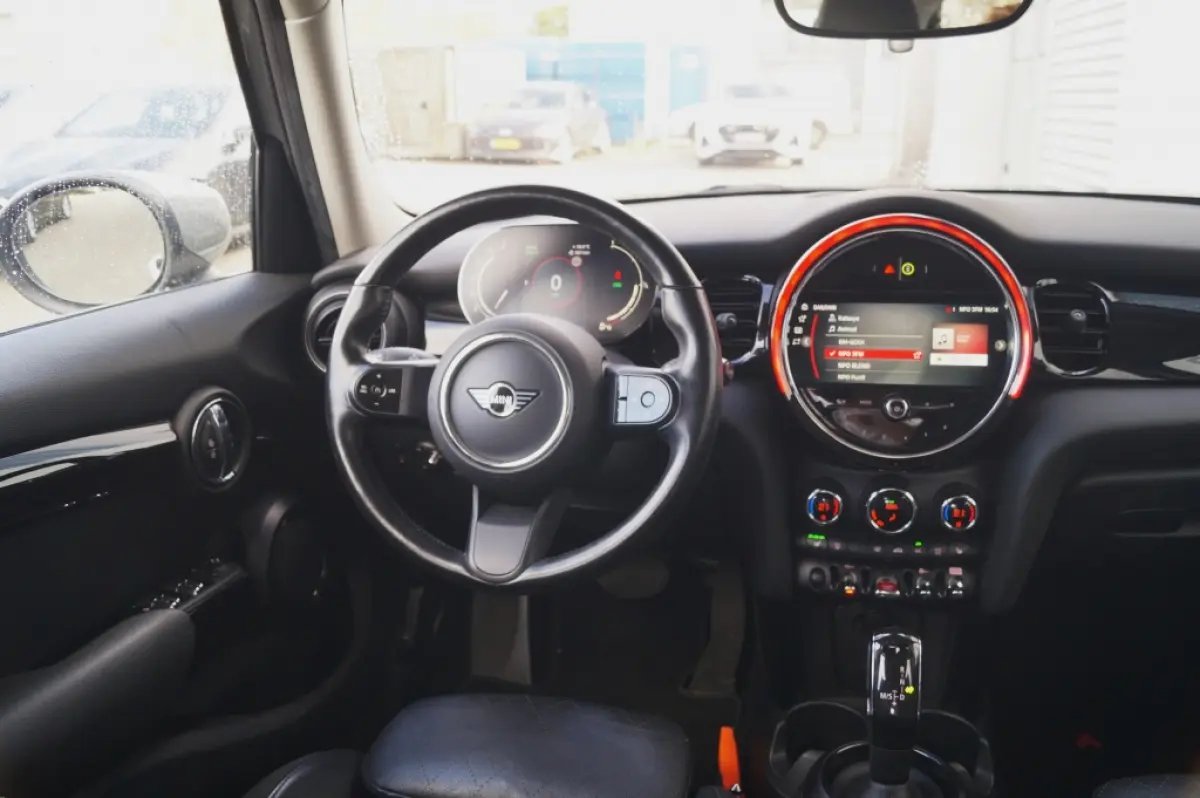 Cooper 1.5 136pk Automaat Cooper Business Edition -NAVI-ECC-