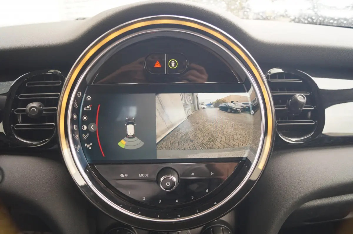 Cooper 1.5 136pk Automaat Cooper Business Edition -NAVI-ECC-
