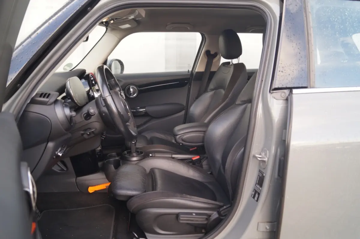 Cooper 1.5 136pk Automaat Cooper Business Edition -NAVI-ECC-