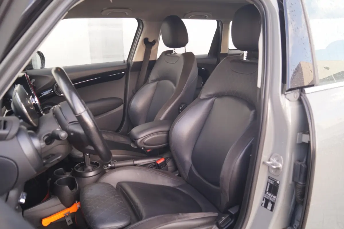 Cooper 1.5 136pk Automaat Cooper Business Edition -NAVI-ECC-