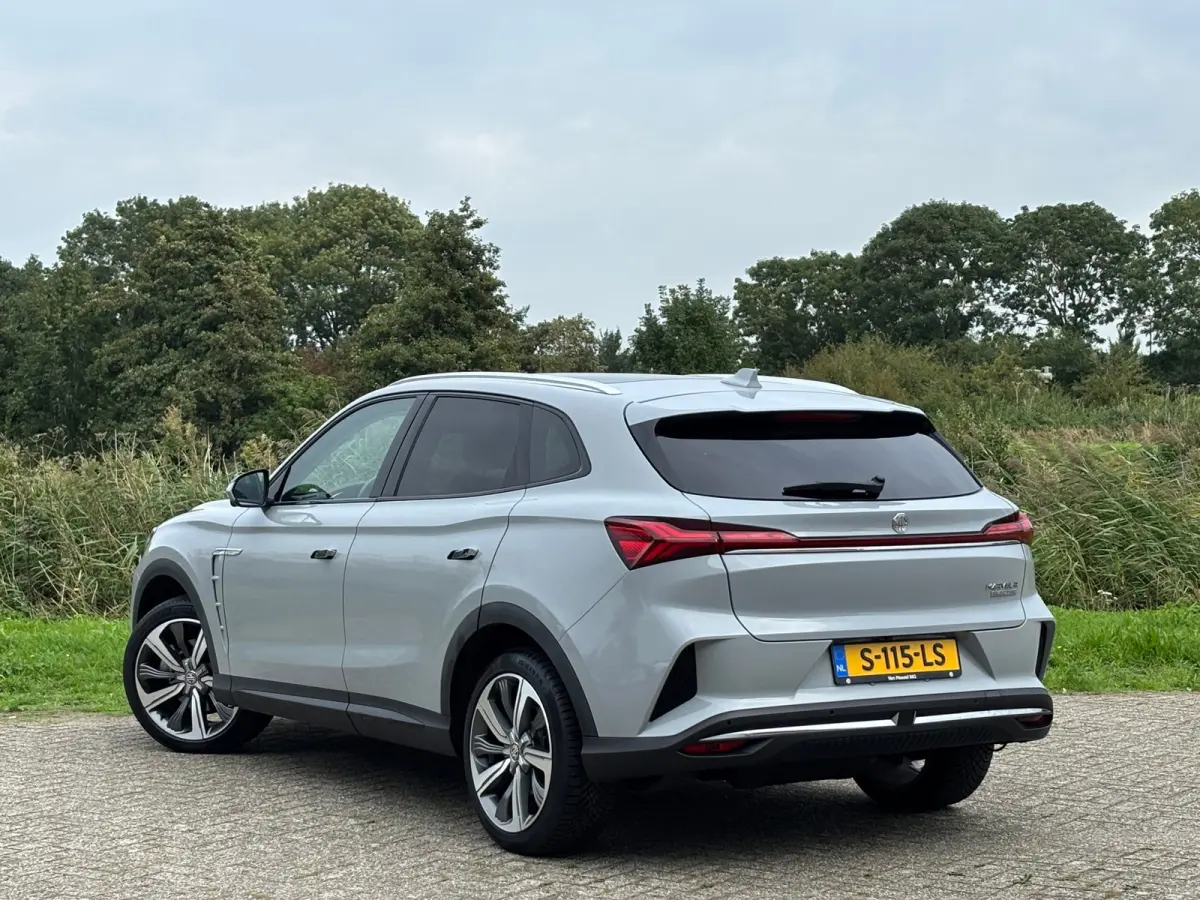 Luxury 70 kWh - Pearl White/Zwart Leder - Carplay/Camera/Panorama