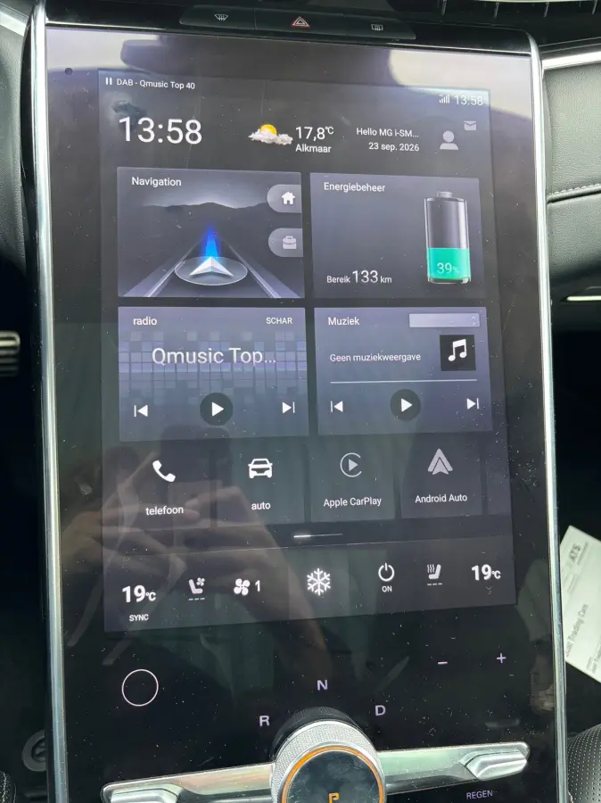 Luxury 70 kWh - Pearl White/Zwart Leder - Carplay/Camera/Panorama