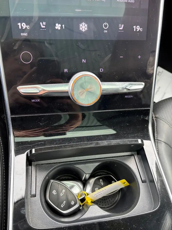 Luxury 70 kWh - Pearl White/Zwart Leder - Carplay/Camera/Panorama
