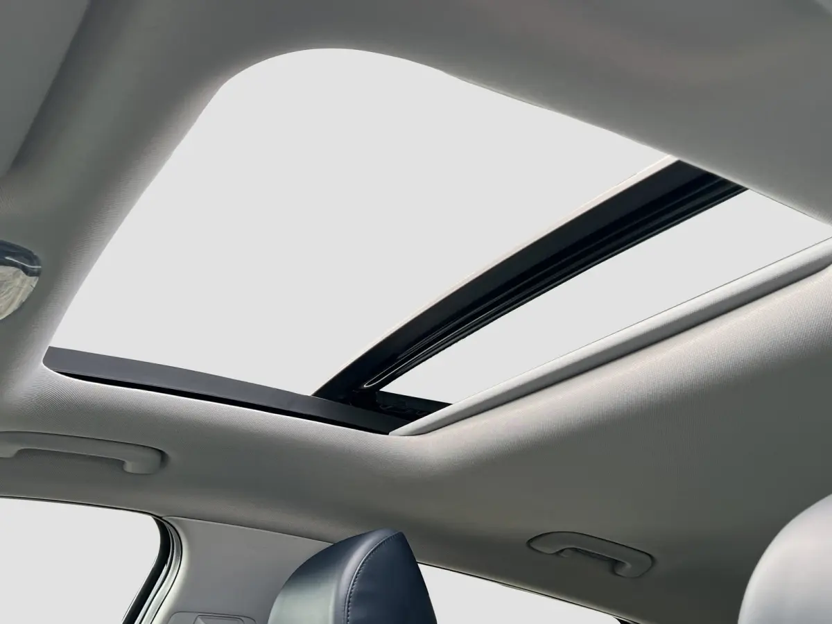 FCEV 163pk Plus Pack | Waterstof | Rondomzicht camera | Schuifdak | Adaptive cruise controle | Stoelgeheugen | Dodehoekdetectie | Elektrische achterklep | Leder | Stoelventilatie | Stoelverw