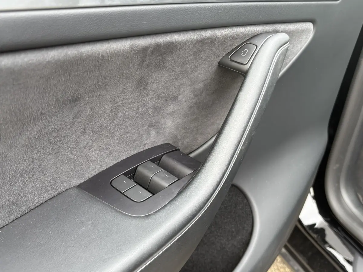 Long Range AWD 75 kWh VAN:40.900,- VOOR:37.440,- UW HERFSTVOORDEEL:3.460,- | SOH 94% | RIJKLAAR GELEVERD | AFNEEMBARE TREKHAAK |TESLA FABRIEKSGARANTIE TOT 06-2027 OF 80.000 KM | TESLA GARANT