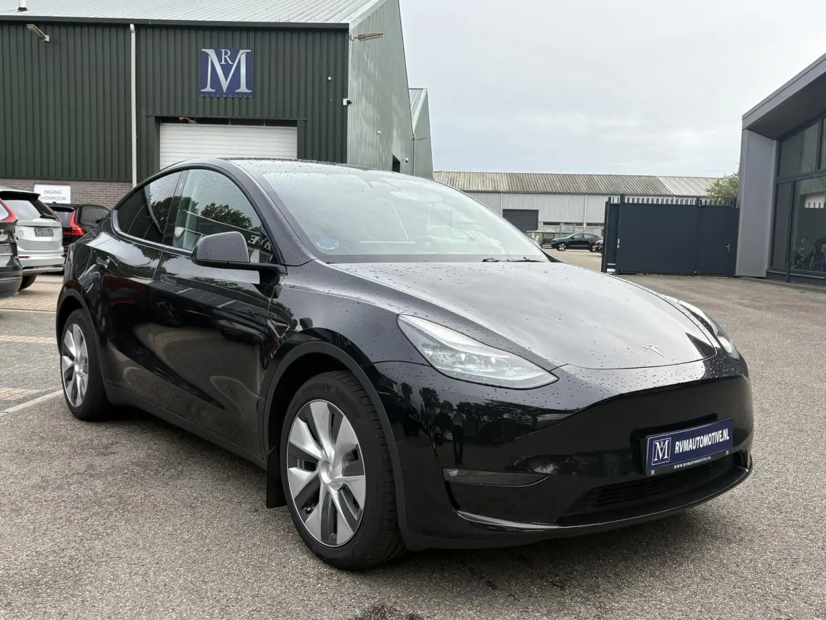 Long Range AWD 75 kWh VAN:40.900,- VOOR:37.440,- UW HERFSTVOORDEEL:3.460,- | SOH 94% | RIJKLAAR GELEVERD | AFNEEMBARE TREKHAAK |TESLA FABRIEKSGARANTIE TOT 06-2027 OF 80.000 KM | TESLA GARANT