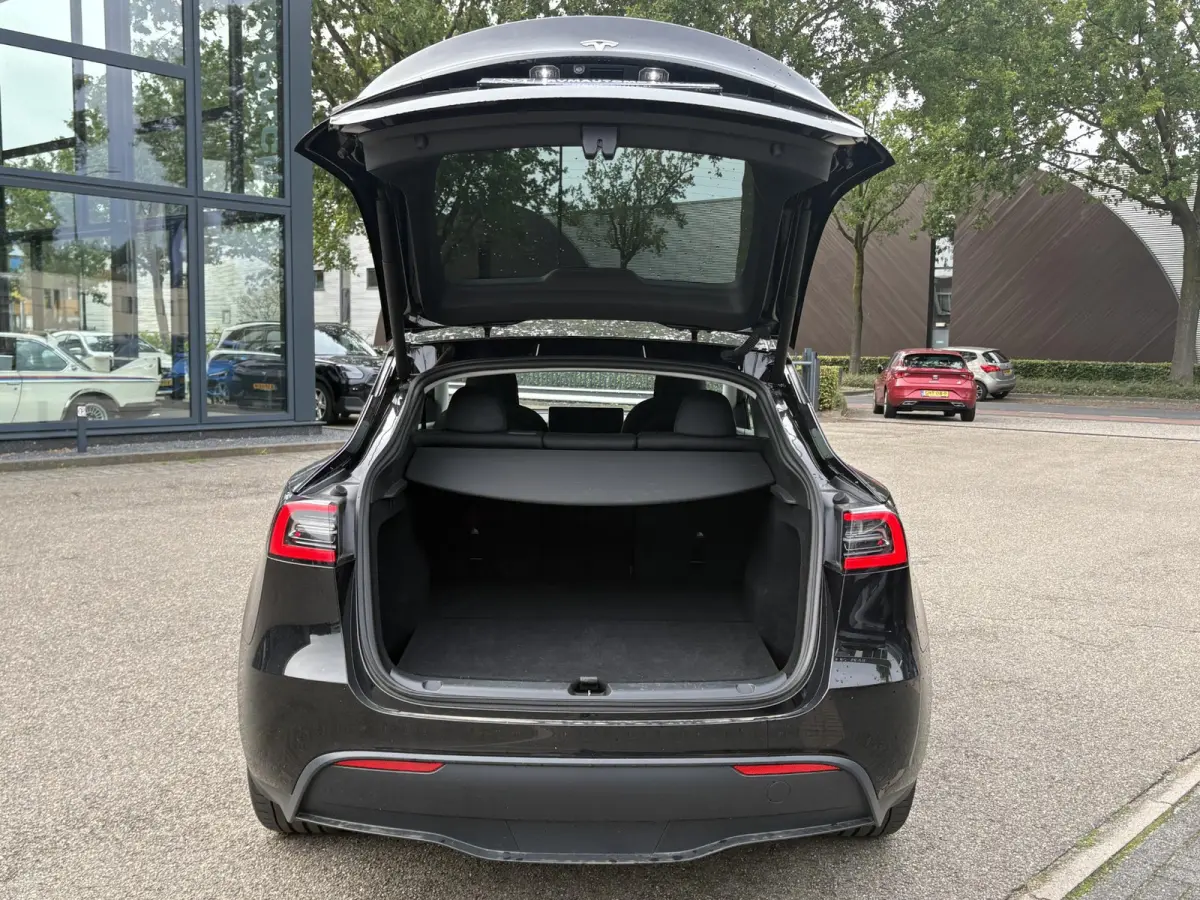 Long Range AWD 75 kWh VAN:40.900,- VOOR:37.440,- UW HERFSTVOORDEEL:3.460,- | SOH 94% | RIJKLAAR GELEVERD | AFNEEMBARE TREKHAAK |TESLA FABRIEKSGARANTIE TOT 06-2027 OF 80.000 KM | TESLA GARANT