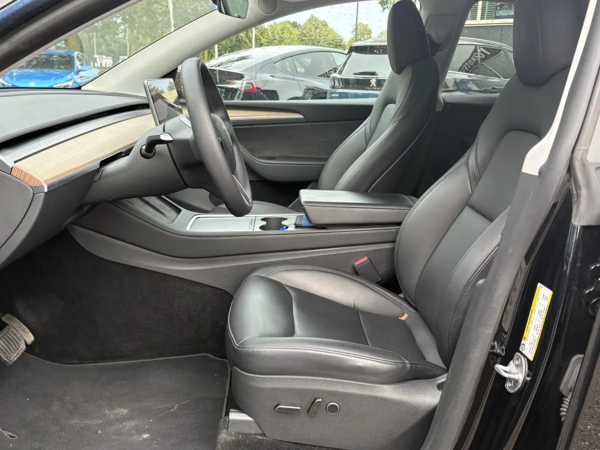 Long Range AWD 75 kWh VAN:40.900,- VOOR:37.440,- UW HERFSTVOORDEEL:3.460,- | SOH 94% | RIJKLAAR GELEVERD | AFNEEMBARE TREKHAAK |TESLA FABRIEKSGARANTIE TOT 06-2027 OF 80.000 KM | TESLA GARANT